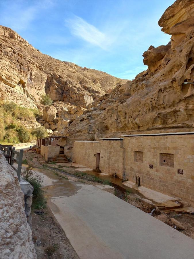 Afra Hot Springs Chalets At-Tafilah ภายนอก รูปภาพ