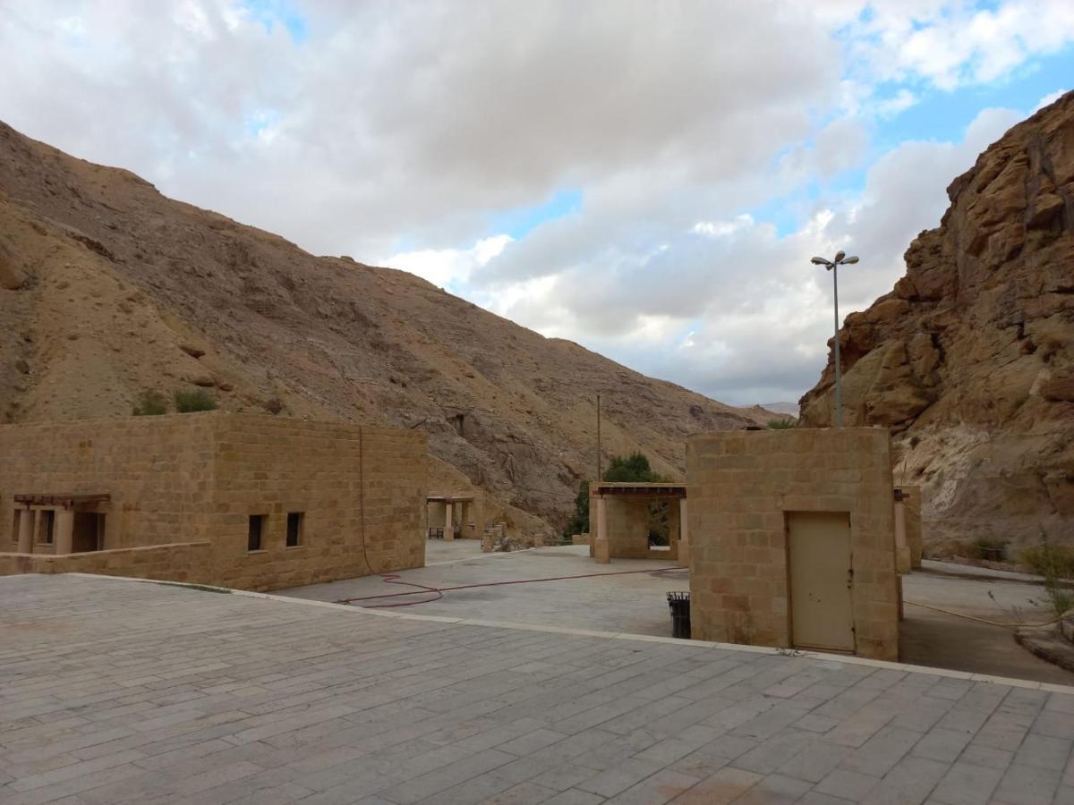 Afra Hot Springs Chalets At-Tafilah ภายนอก รูปภาพ