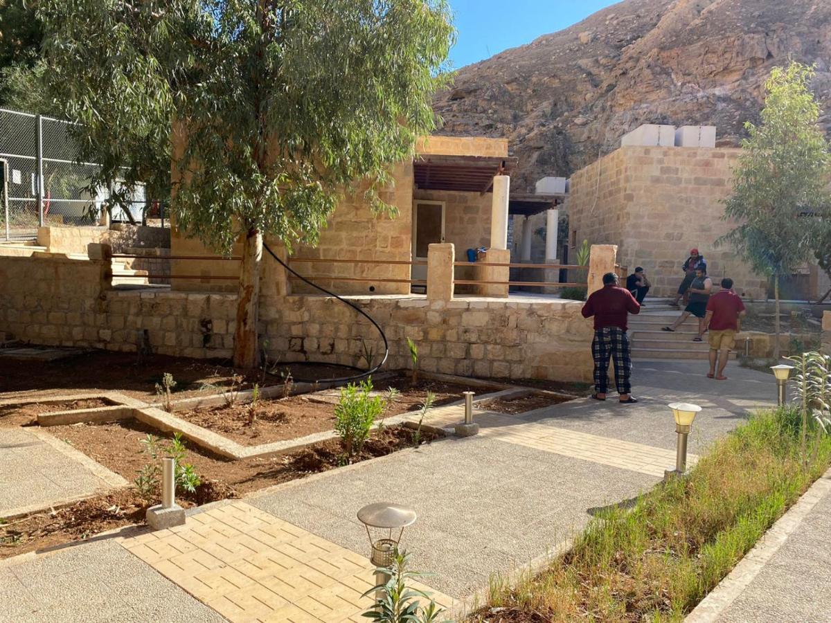Afra Hot Springs Chalets At-Tafilah ภายนอก รูปภาพ