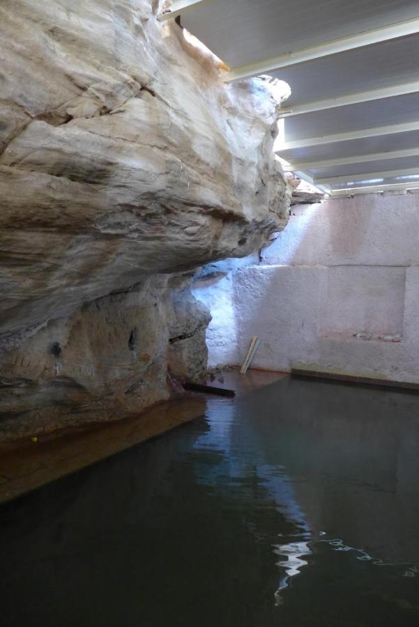 Afra Hot Springs Chalets At-Tafilah ภายนอก รูปภาพ